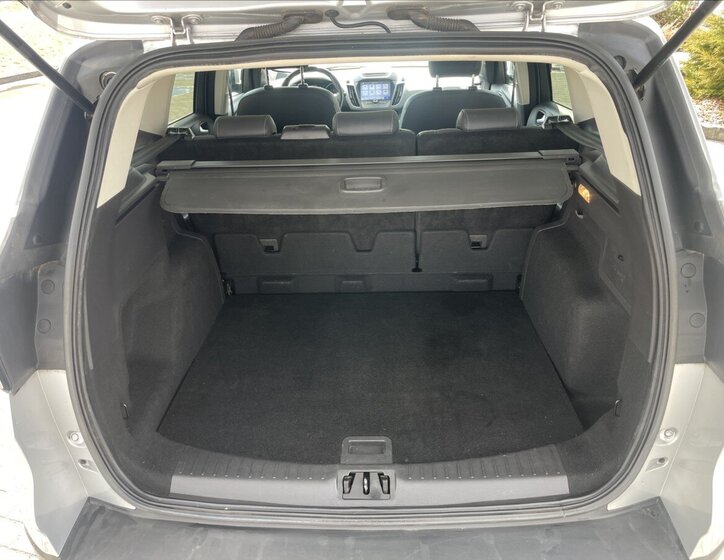 Ford Kuga SUV / Terénní 1,5 l 110 kw