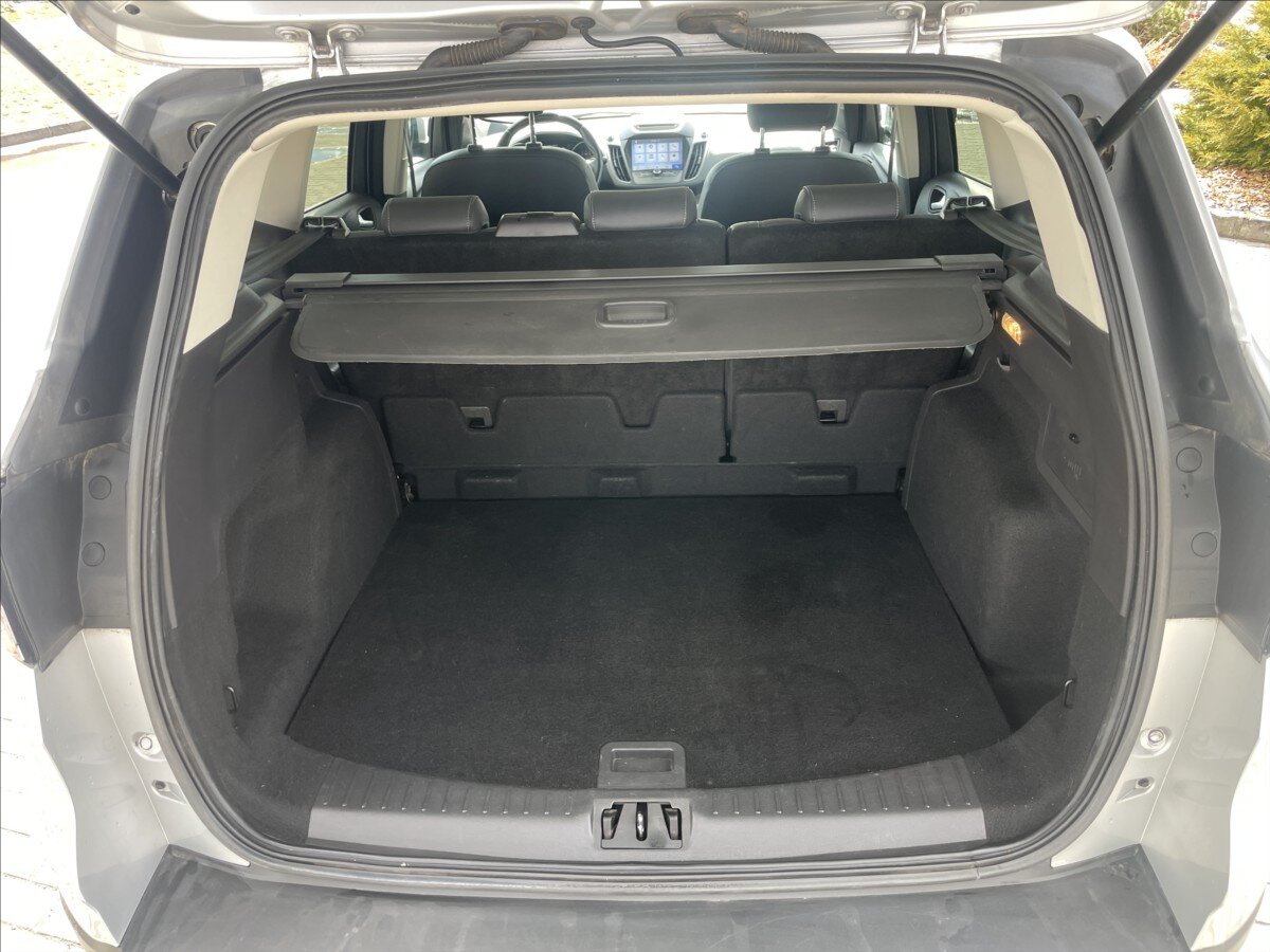 Ford Kuga SUV / Terénní 1,5 l 110 kw