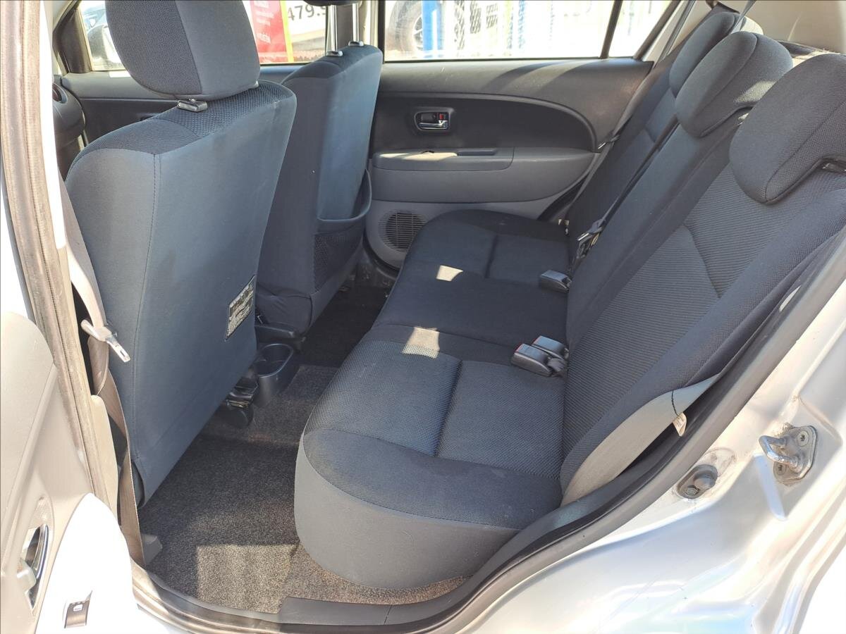 Subaru Justy Hatchback 998,0 51 kw