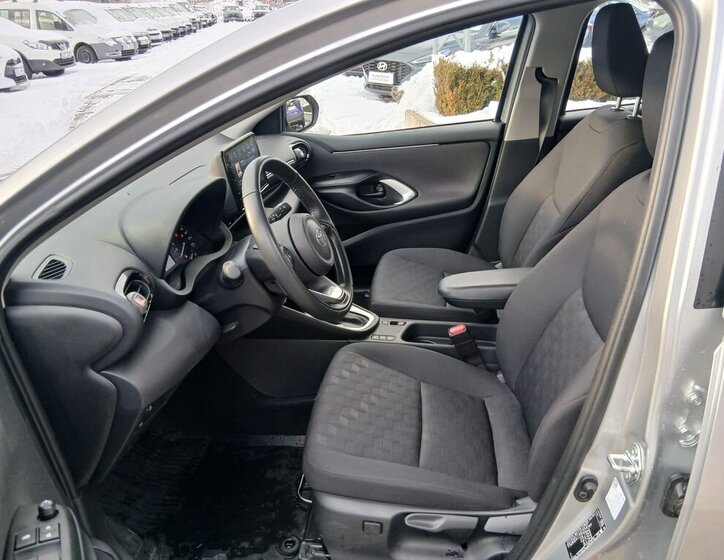 Toyota Yaris 9