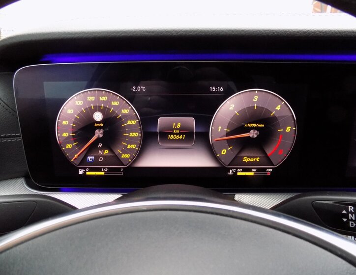 Mercedes-Benz Třídy E Sedan 3,0 l 190 kw