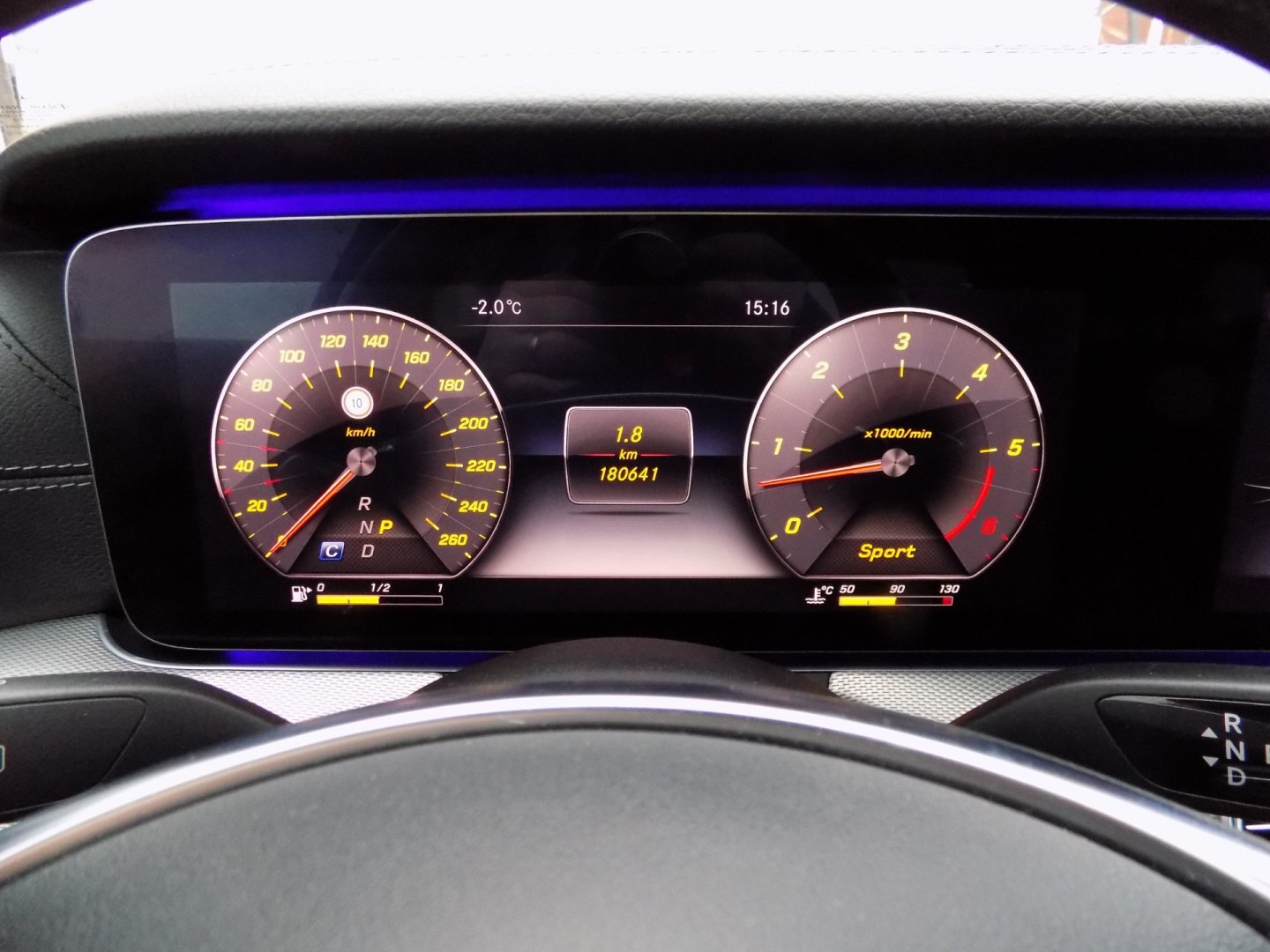 Mercedes-Benz Třídy E Sedan 3,0 l 190 kw