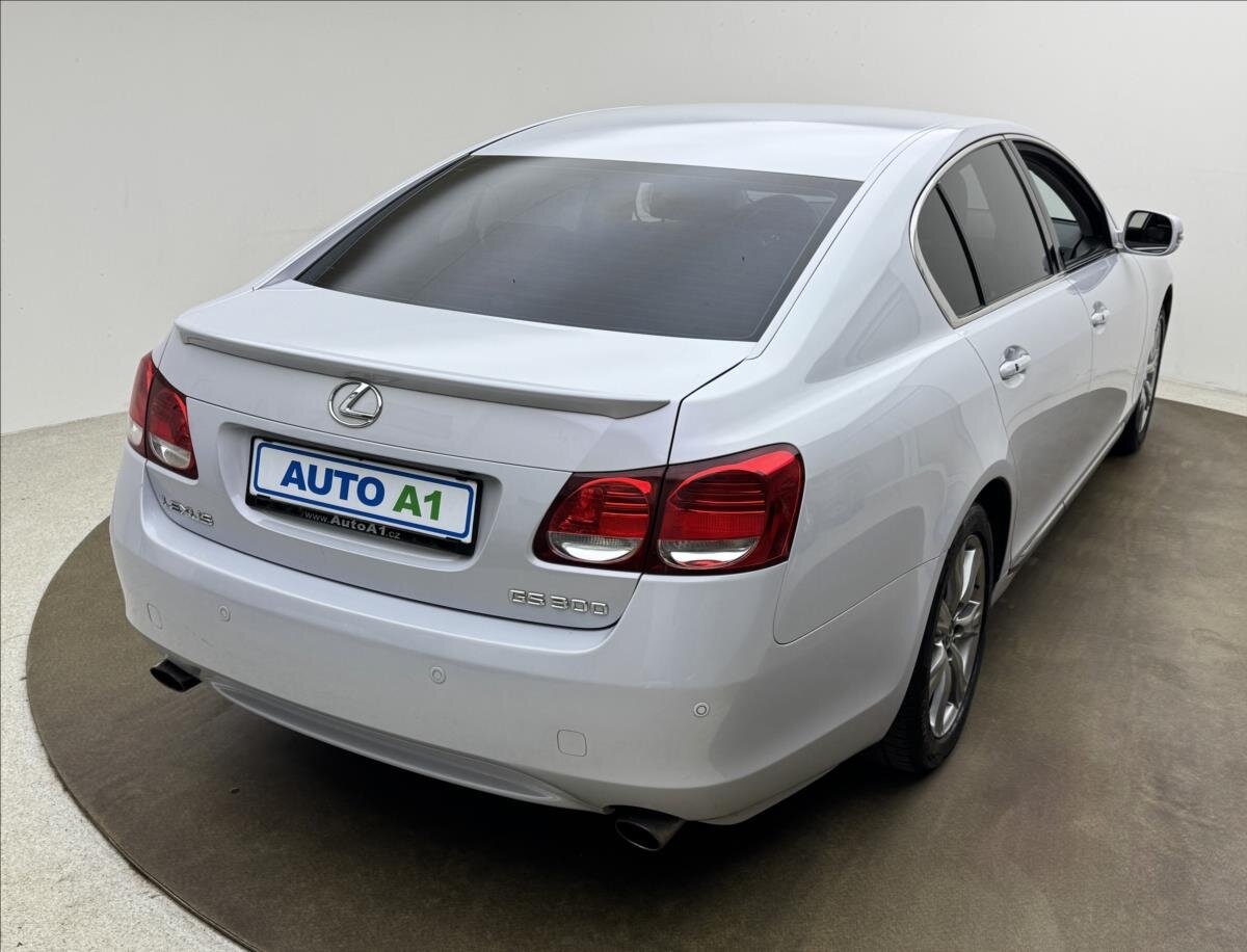 Lexus GS 300 Sedan / Limuzína 3,0 l 183 kw