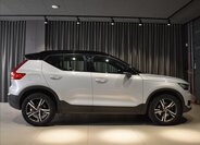 Volvo XC40 SUV / Terénní 2,0 l 145 kw