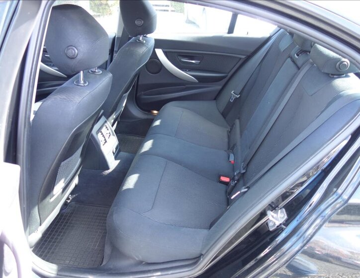 BMW Řada 3 Sedan / Limuzína 2,0 l 105 kw