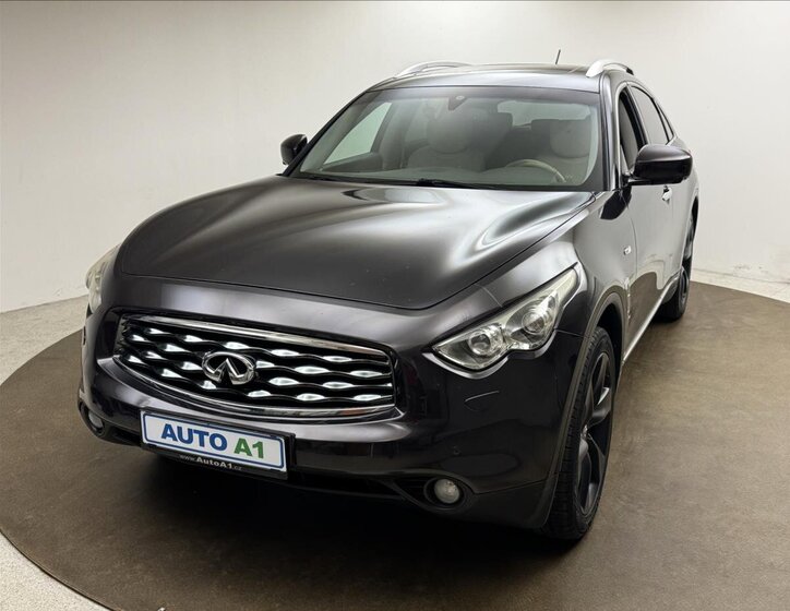 Infiniti FX37 1