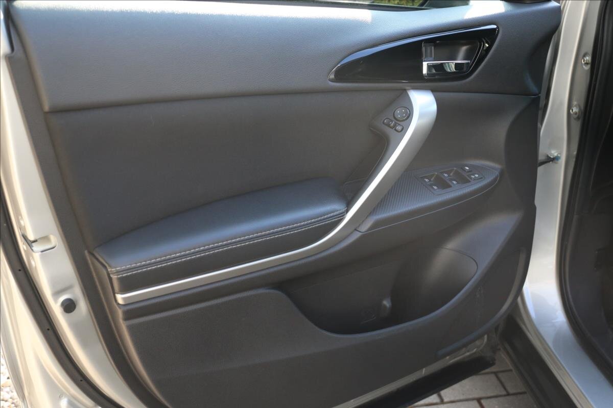 Mitsubishi Eclipse Cross Kombi 1,5 l 120 kw