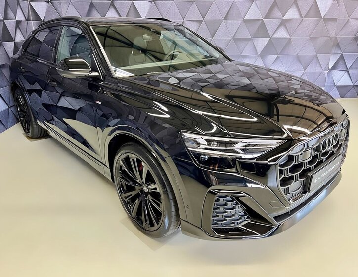 Audi Q8 SUV 3,0 l 210 kw