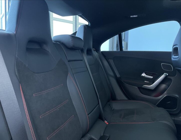 Mercedes-Benz CLA Kupé 1,3 l 120 kw