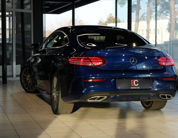Mercedes-Benz Třídy C Kupé 2,1 l 150 kw