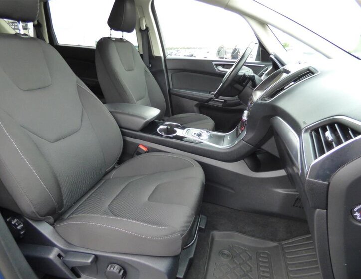 Ford S-MAX MPV 2,0 l 110 kw