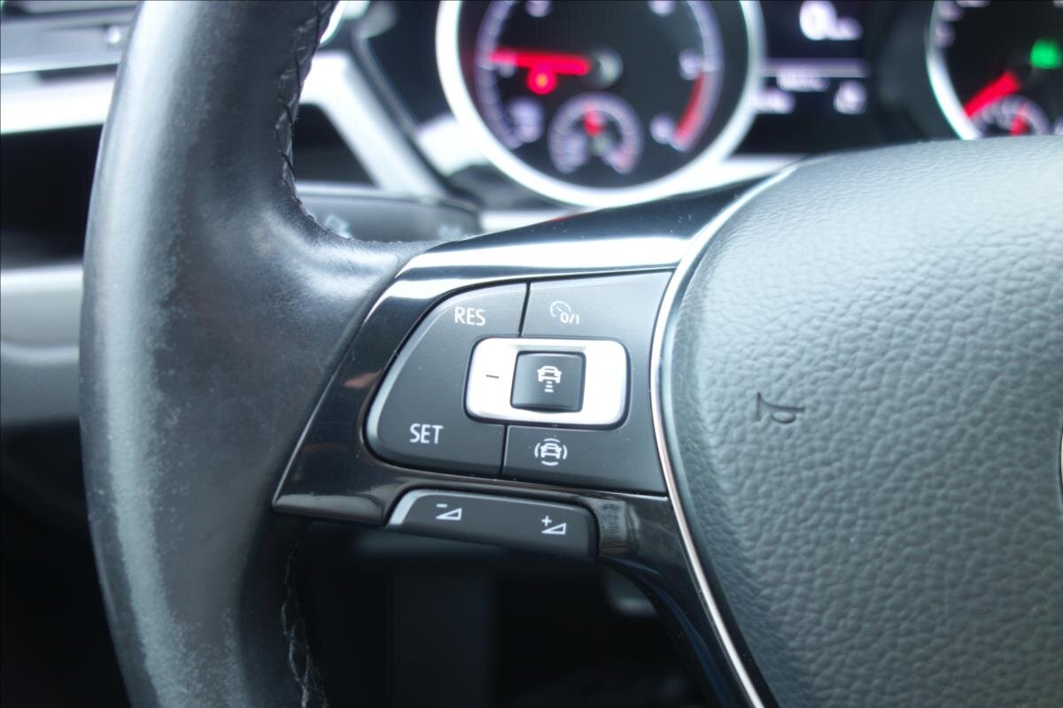 Volkswagen Touran MPV 2,0 l 110 kw