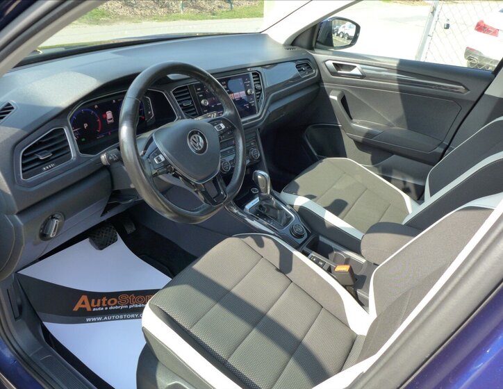 Volkswagen T-Roc SUV / Terénní 2,0 l 110 kw