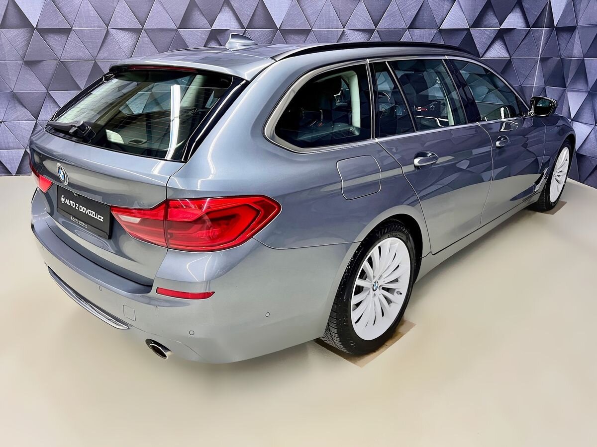 BMW Řada 5 Kombi 3,0 l 195 kw