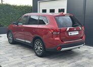 Mitsubishi Outlander SUV / Terénní 2,3 l 110 kw