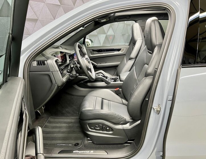 Porsche Cayenne SUV / Terénní 4,0 l 349 kw