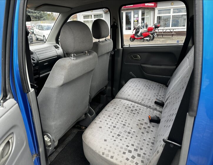 Opel Agila Hatchback 973,0 43 kw