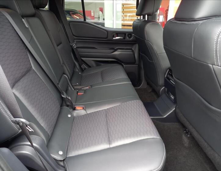 Toyota Land Cruiser 9