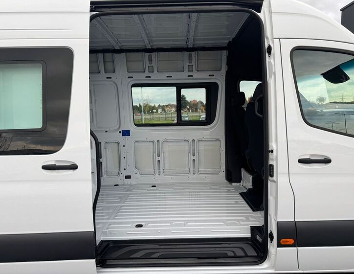 Mercedes-Benz Sprinter 17