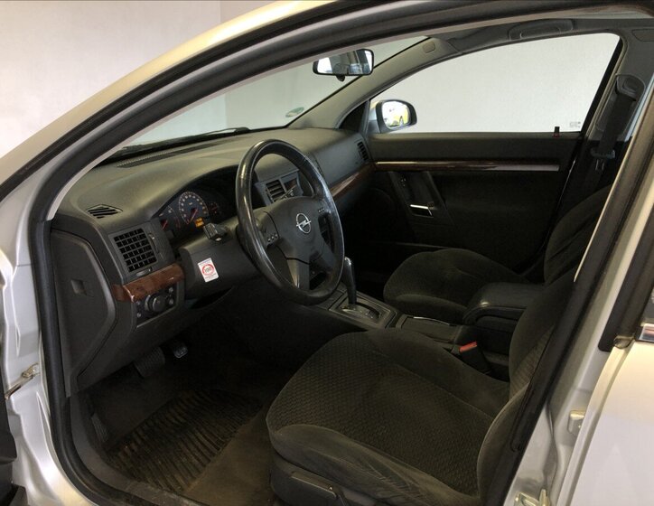 Opel Vectra Sedan 2,2 l 108 kw