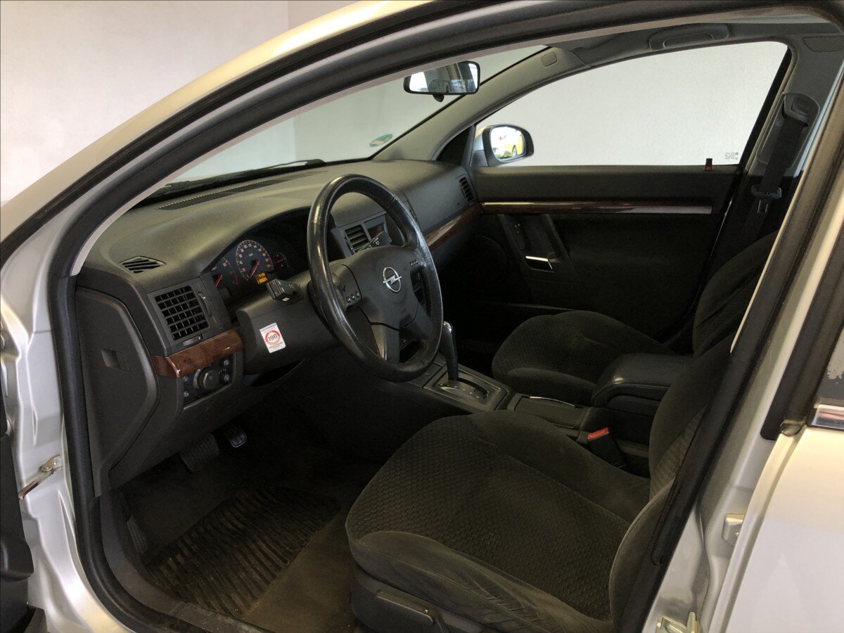 Opel Vectra Sedan 2,2 l 108 kw