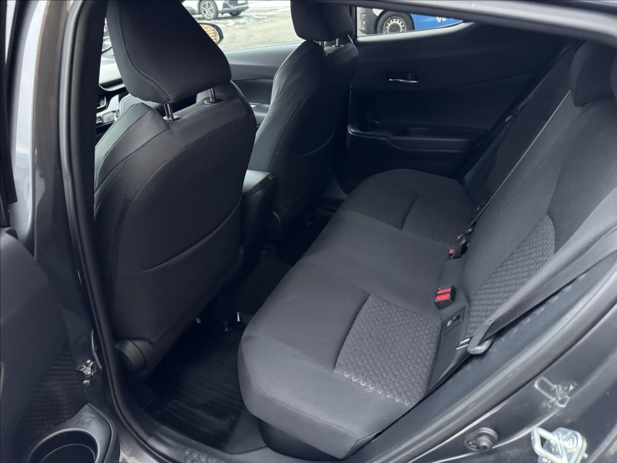 Toyota C-HR Hatchback 1,8 l 72 kw