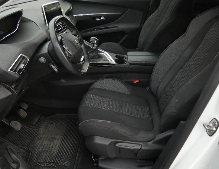 Peugeot 5008 SUV / Terénní 1,2 l 96 kw