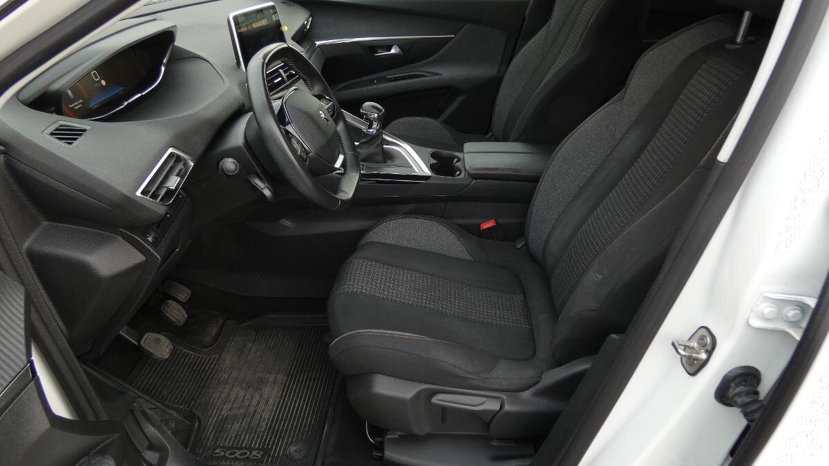 Peugeot 5008 SUV / Terénní 1,2 l 96 kw