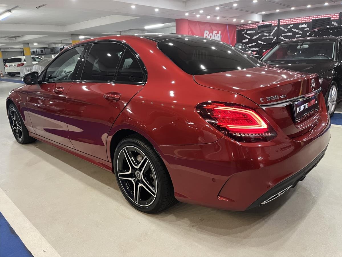 Mercedes-Benz Třídy C Sedan / Limuzína 2,0 l 143 kw