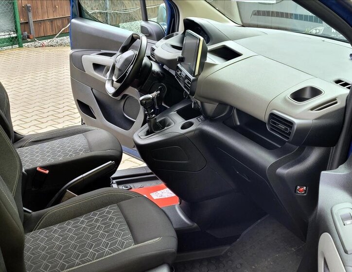 Peugeot Rifter MPV 1,5 l 96 kw