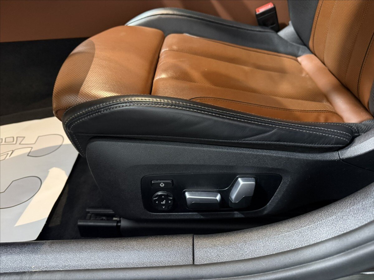 BMW Řada 8 Sedan / Limuzína 3,0 l 250 kw