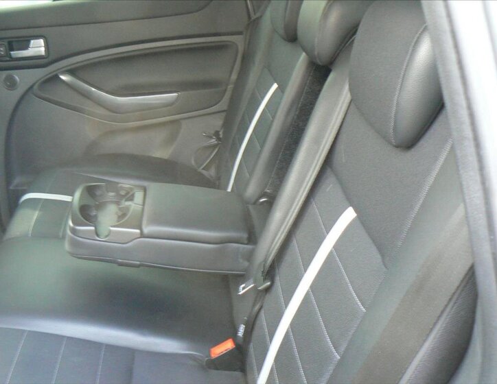 Ford Kuga SUV / Terénní 2,0 l 100 kw