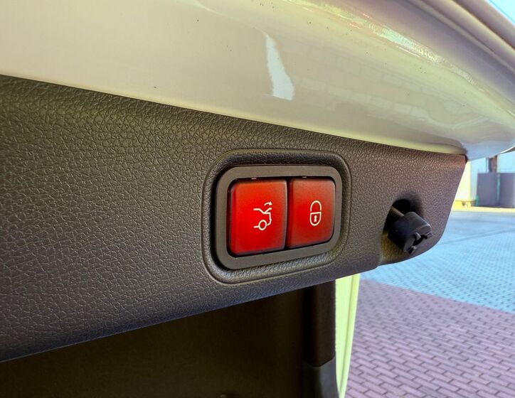 Mercedes-Benz Třídy E 12