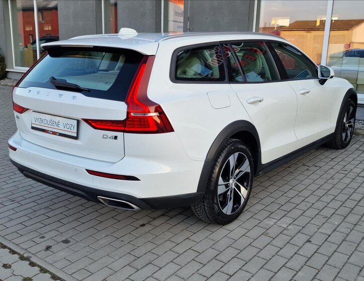 Volvo V60 Kombi 2,0 l 140 kw
