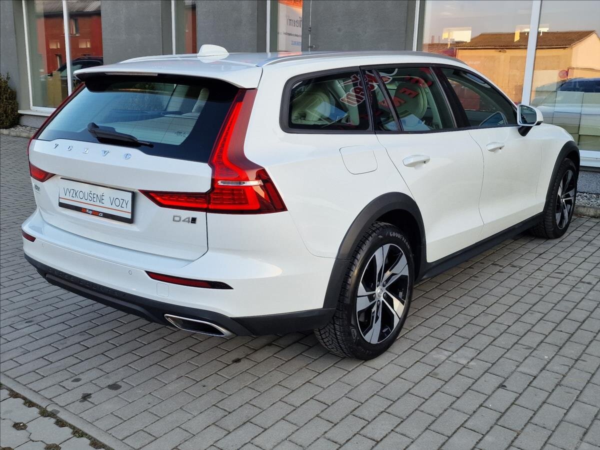 Volvo V60 Kombi 2,0 l 140 kw