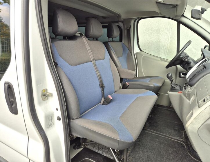 Renault Trafic 23