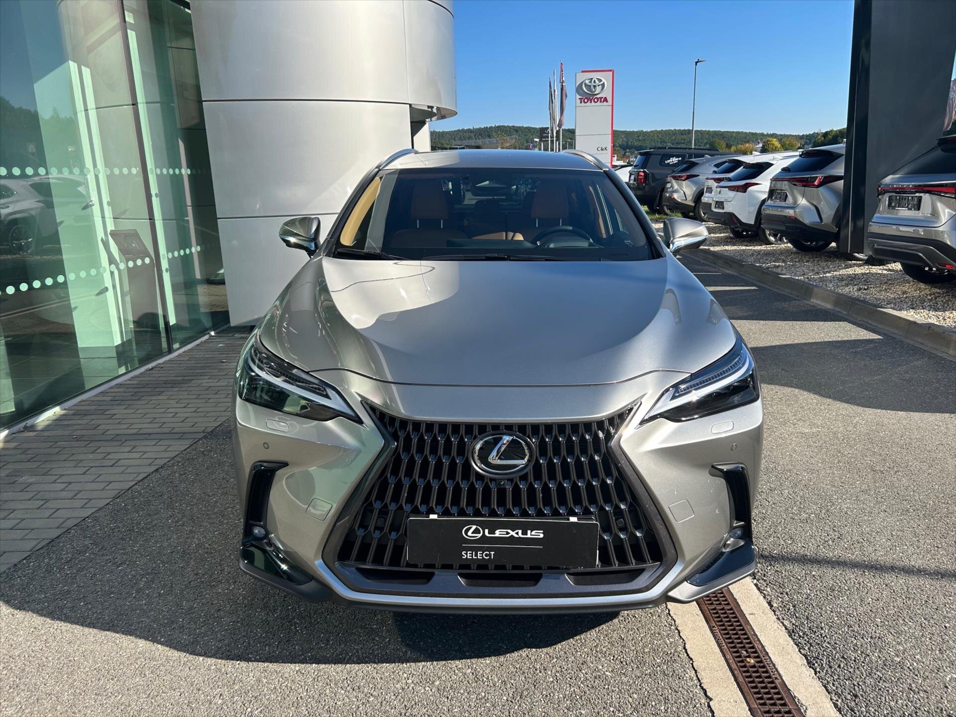 Lexus NX 350h SUV / Terénní 2,5 l 179 kw