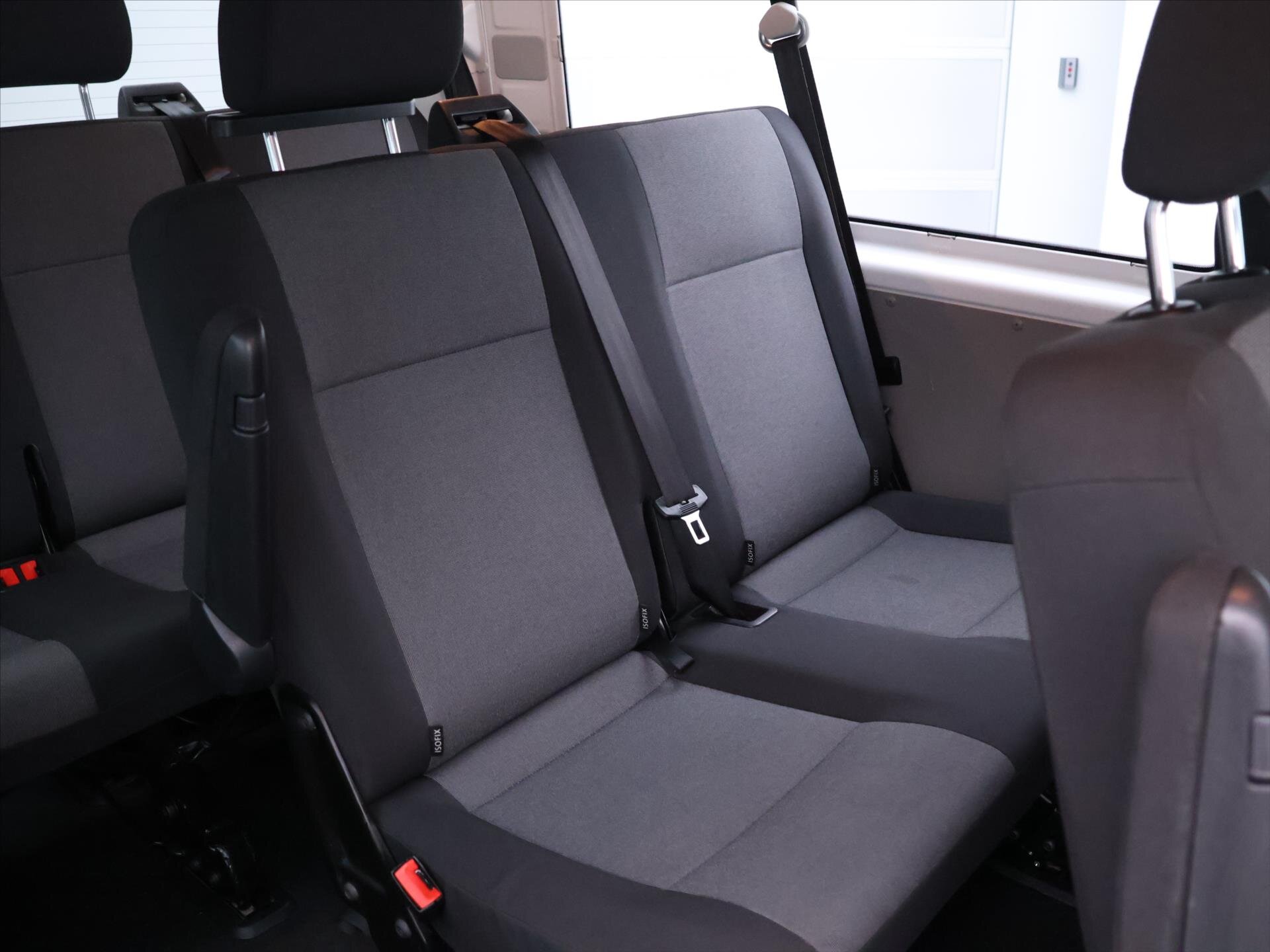 Volkswagen Transporter Kombi 2,0 l 62 kw