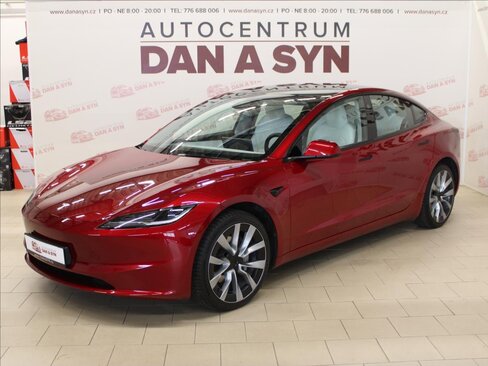 Tesla Model 3 Sedan / Limuzína 0,0 366 kw