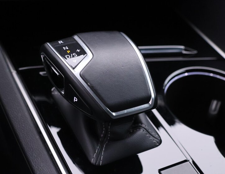 Volkswagen Touareg SUV / Terénní 3,0 l 210 kw