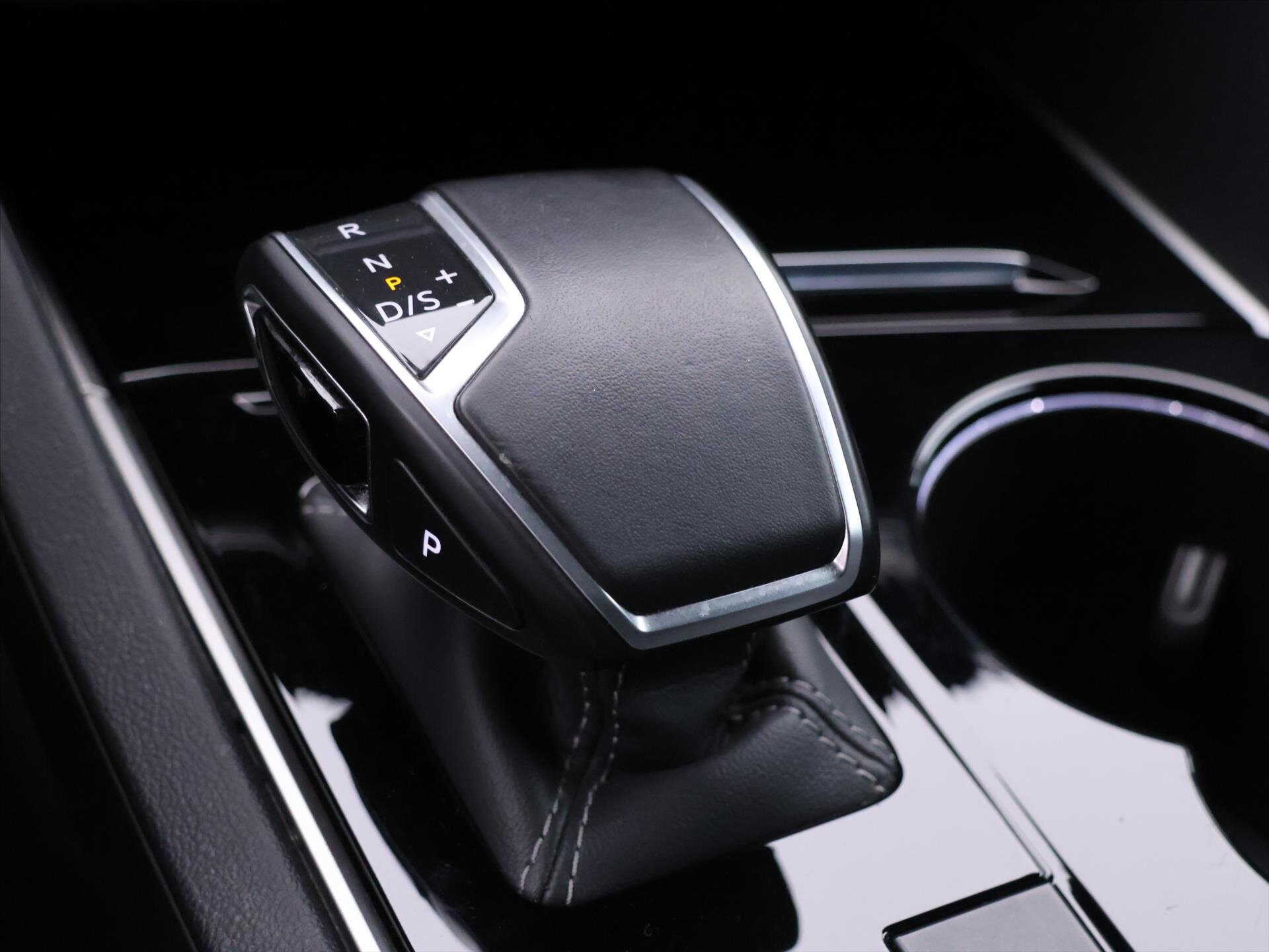 Volkswagen Touareg SUV / Terénní 3,0 l 210 kw