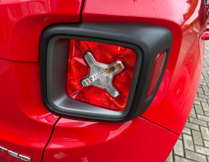 Jeep Renegade SUV / Terénní 1,3 l 132 kw