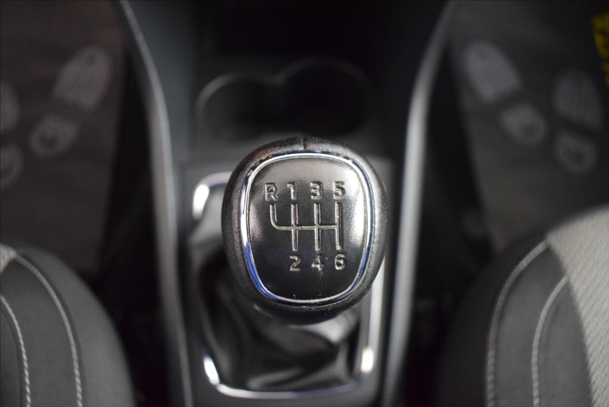 Škoda Rapid Liftback 1,2 l 77 kw