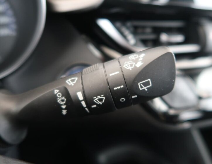 Toyota C-HR SUV 1,8 l 72 kw