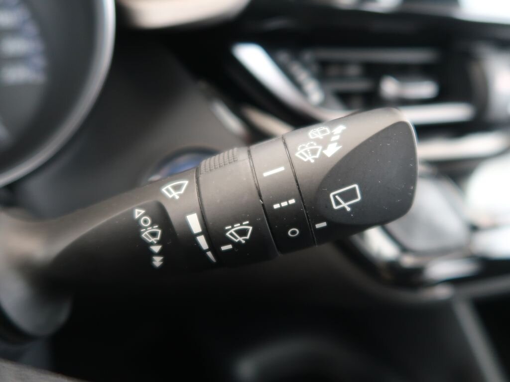 Toyota C-HR SUV 1,8 l 72 kw