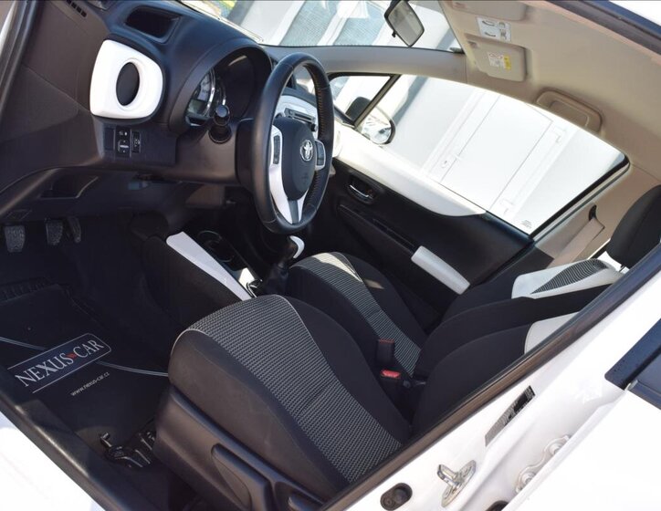 Toyota Yaris Hatchback 998,0 51 kw