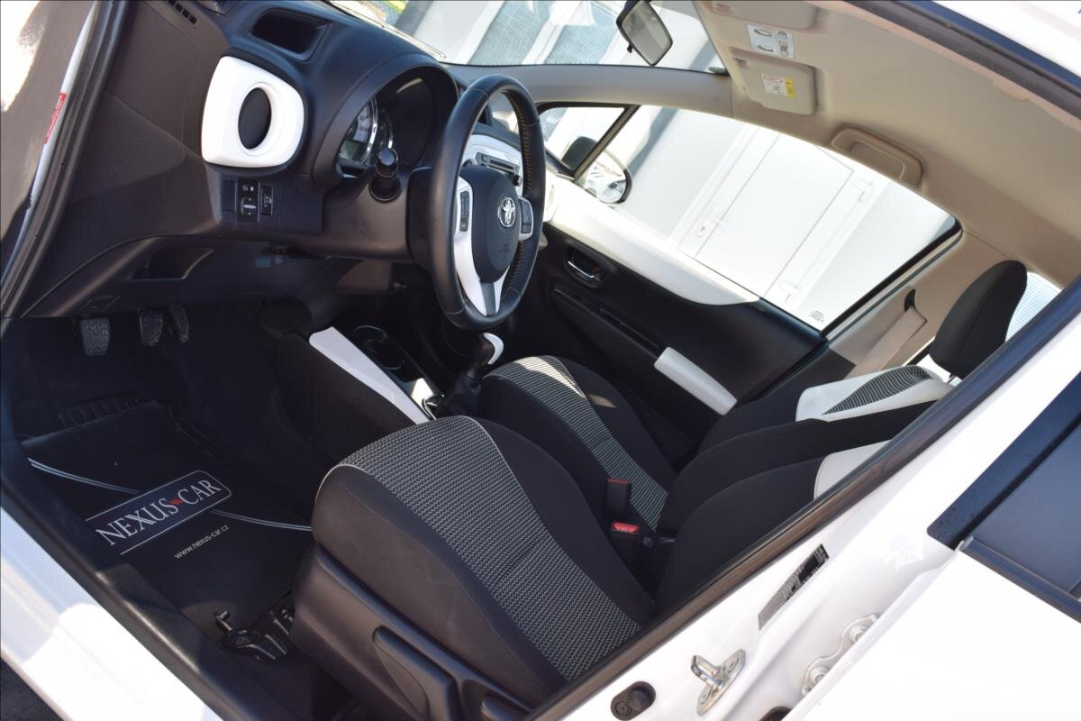 Toyota Yaris Hatchback 998,0 51 kw