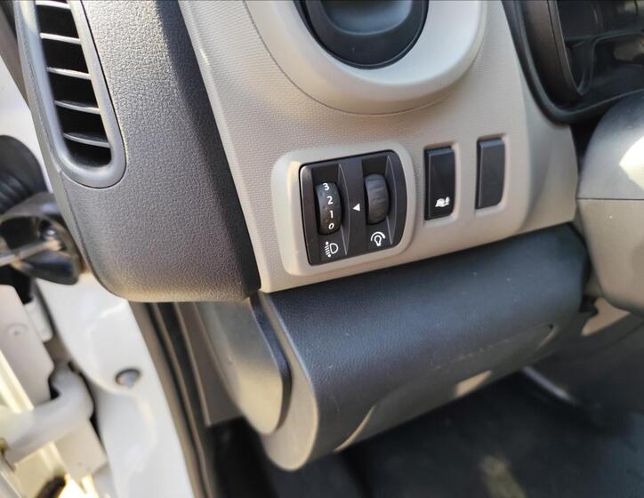 Renault Trafic 16