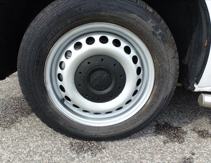 Volkswagen Transporter Kombi 2,0 l 62 kw