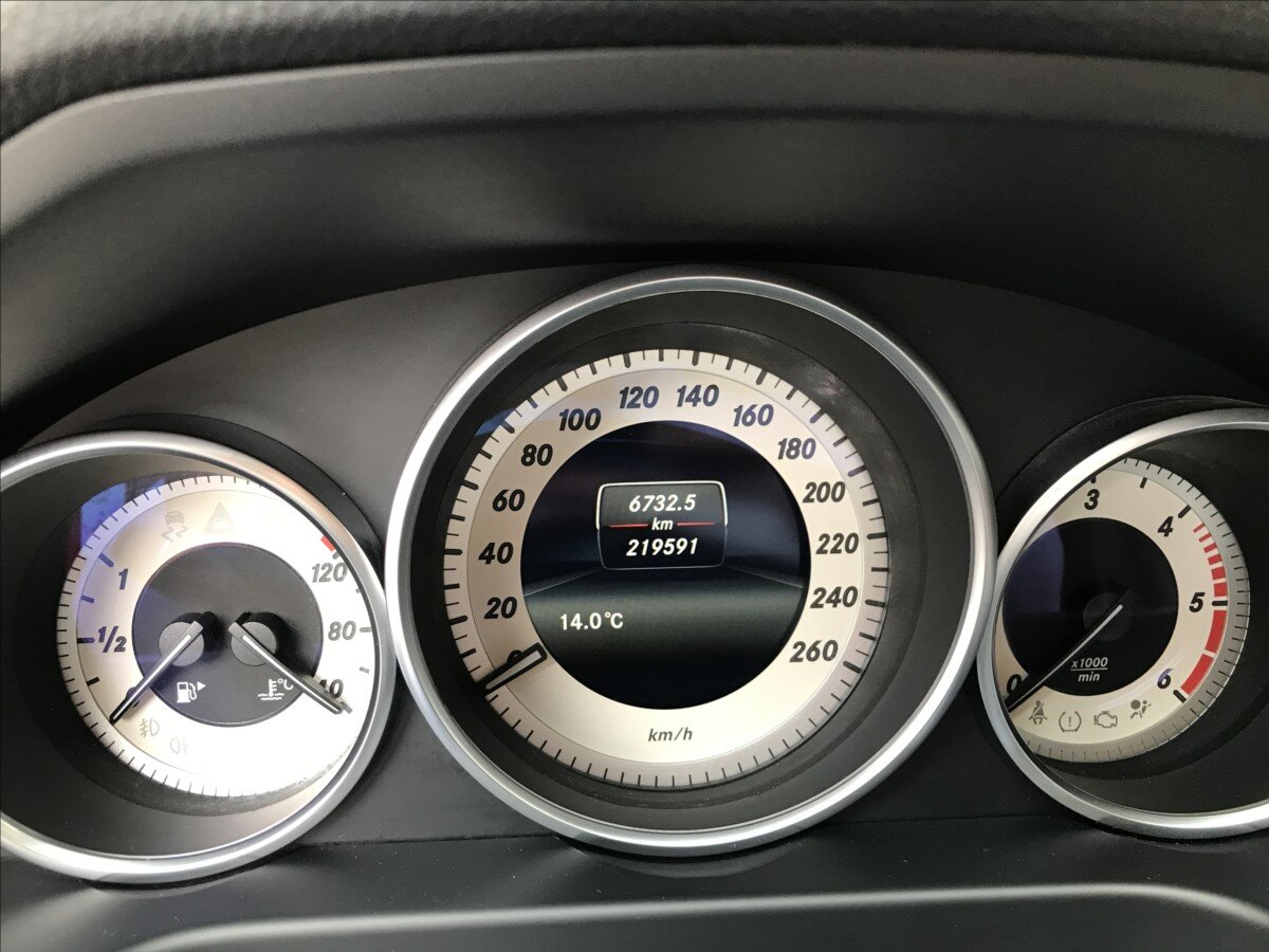 Mercedes-Benz Třídy E Kombi 2,1 l 100 kw